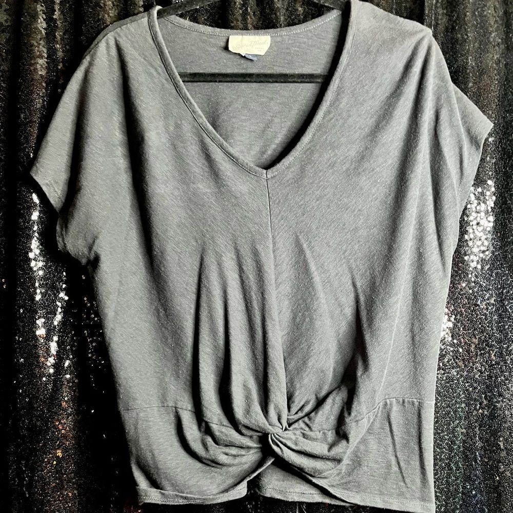Universal Thread Charcoal Twist Front Tee